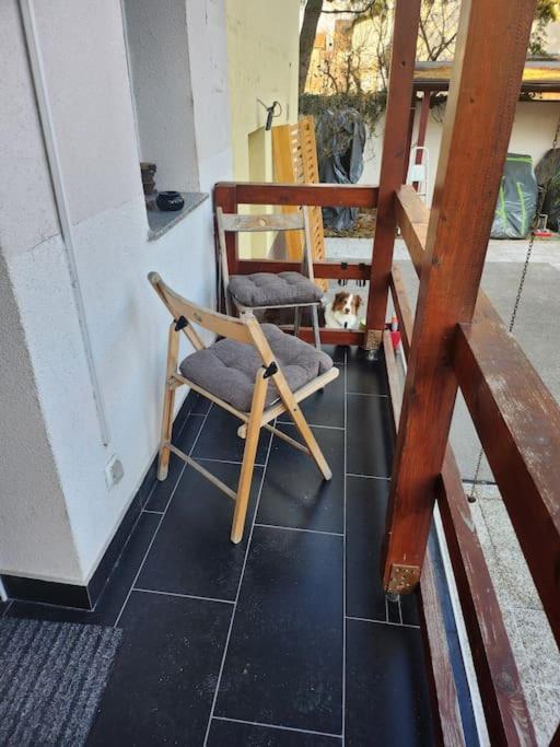 Cozy Near The With Free Parking